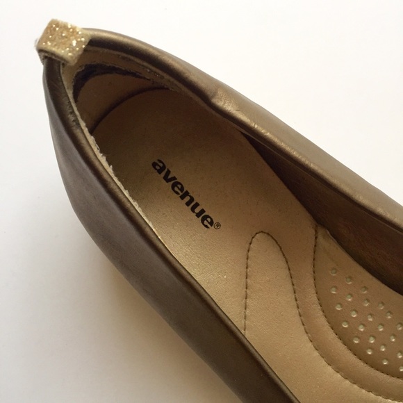 Gold Round Toe Flats - Picture 4 of 4